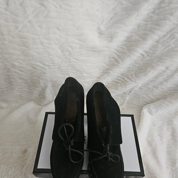 Shoes - Picture 1 of 2